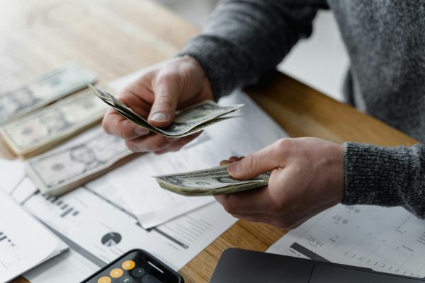 Discover how UK small businesses can grow sustainably by reinvesting profit.